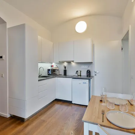 Elegant Close To Center & Bike Path * Prague