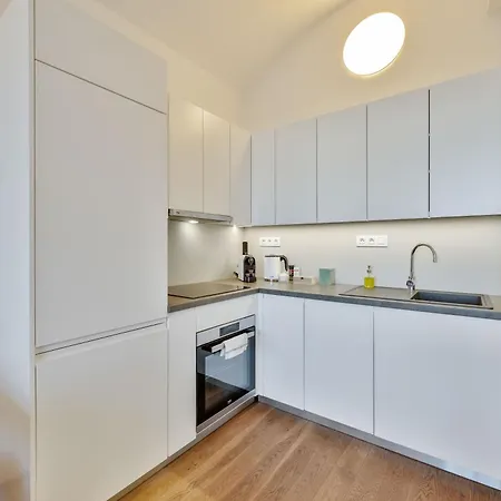 Elegant With Terrace & Bike Path