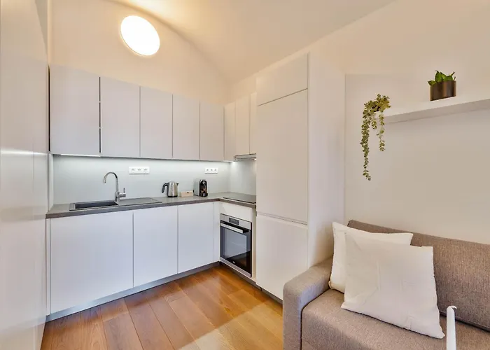 Elegant Close To Center & Bike Path