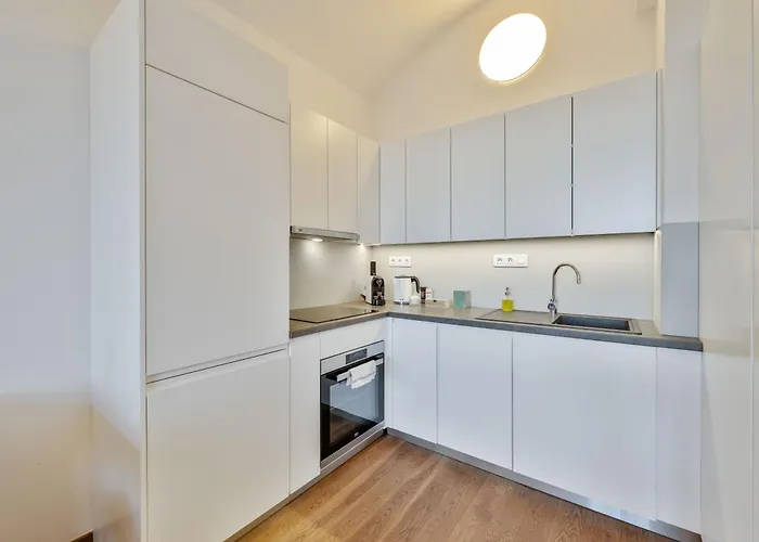 Elegant Close To Center & Bike Path
