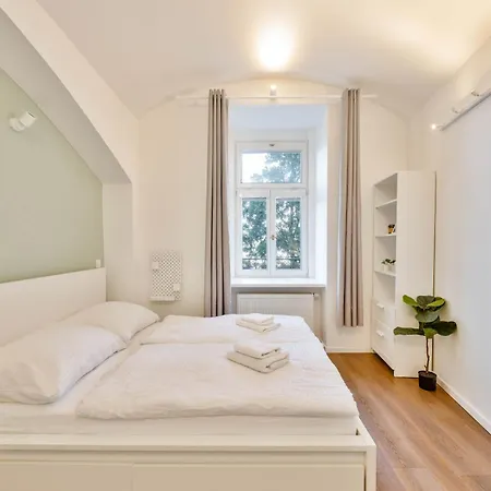 Апартаменты Elegant Close To Center & Bike Path *