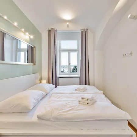 Elegant With Terrace & Bike Path Prag